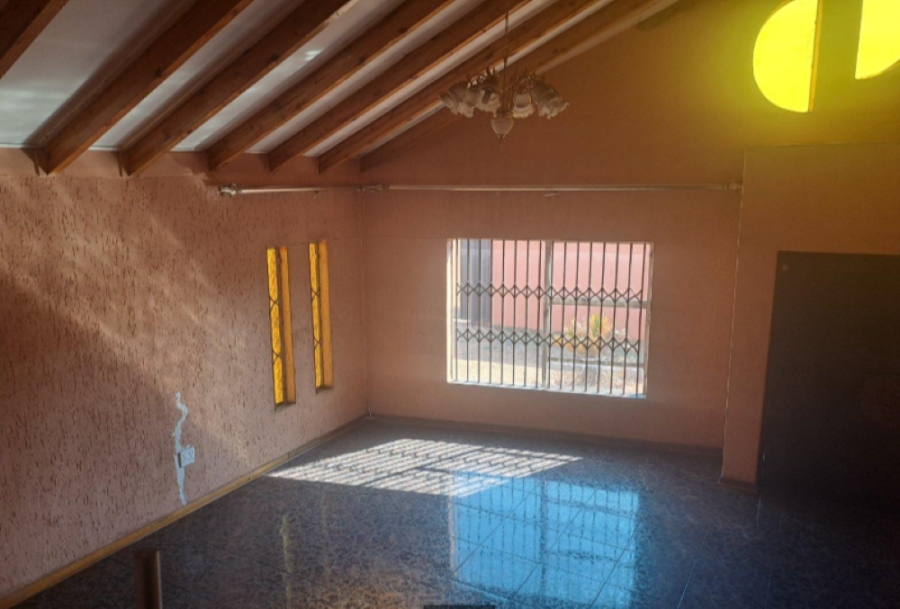 5 Bedroom Property for Sale in Spruit View Gauteng