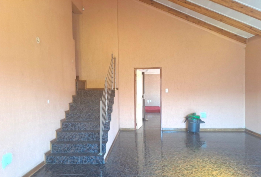 5 Bedroom Property for Sale in Spruit View Gauteng