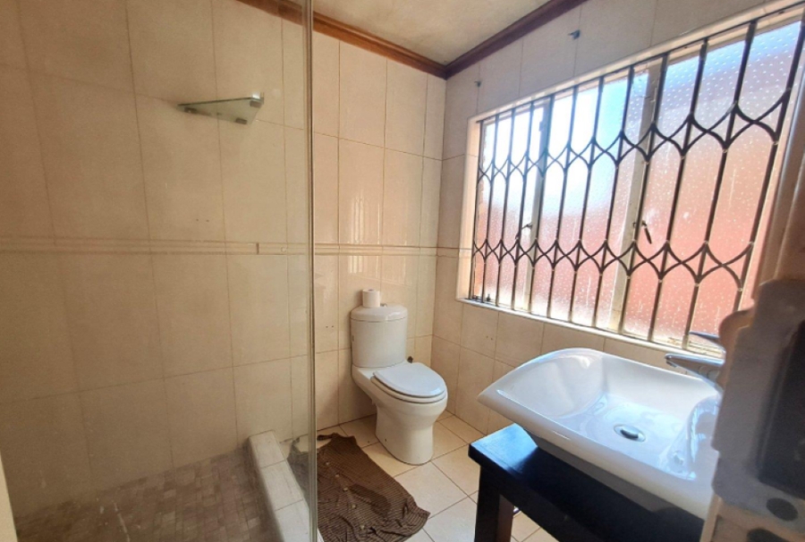 5 Bedroom Property for Sale in Spruit View Gauteng