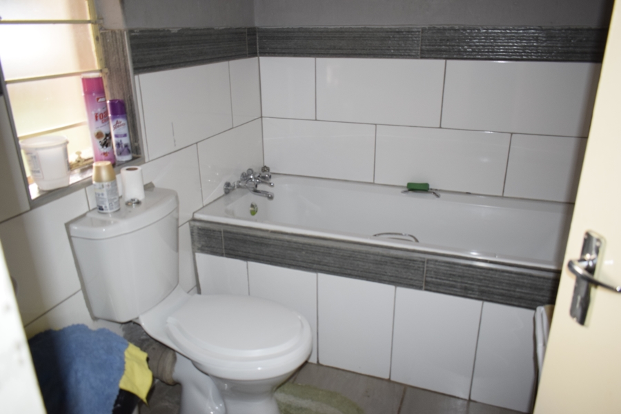 1 Bedroom Property for Sale in Klippoortje Gauteng