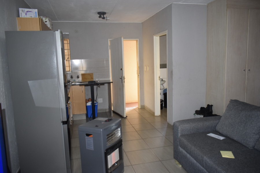 1 Bedroom Property for Sale in Klippoortje Gauteng