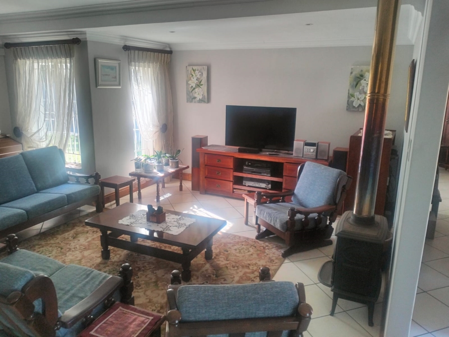 4 Bedroom Property for Sale in Waverley Gauteng
