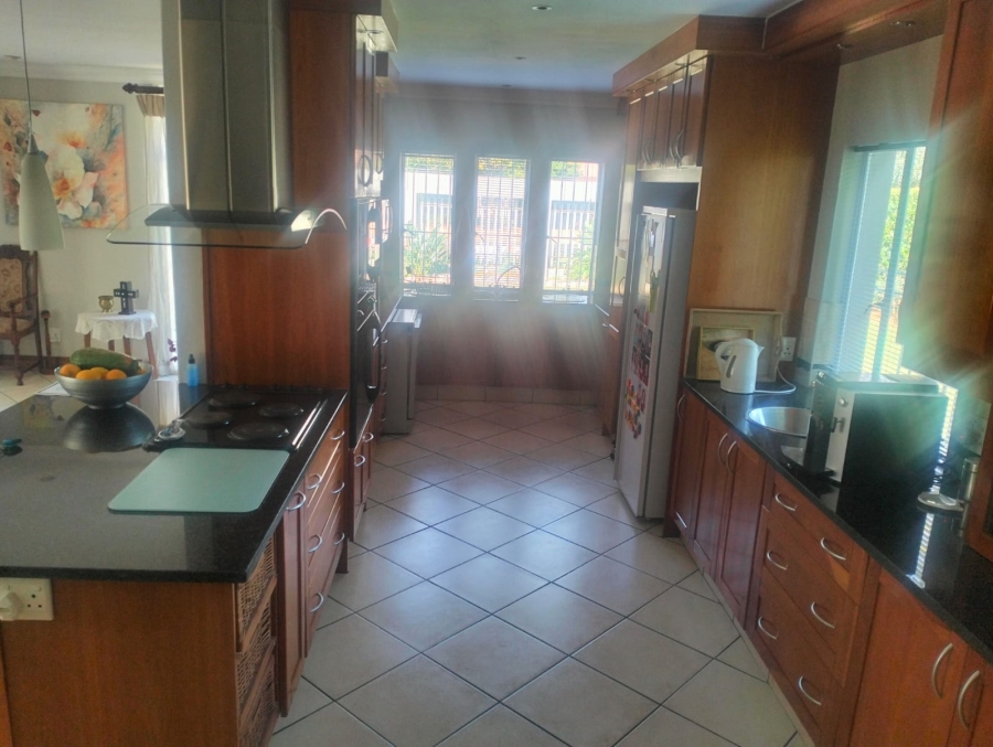 4 Bedroom Property for Sale in Waverley Gauteng