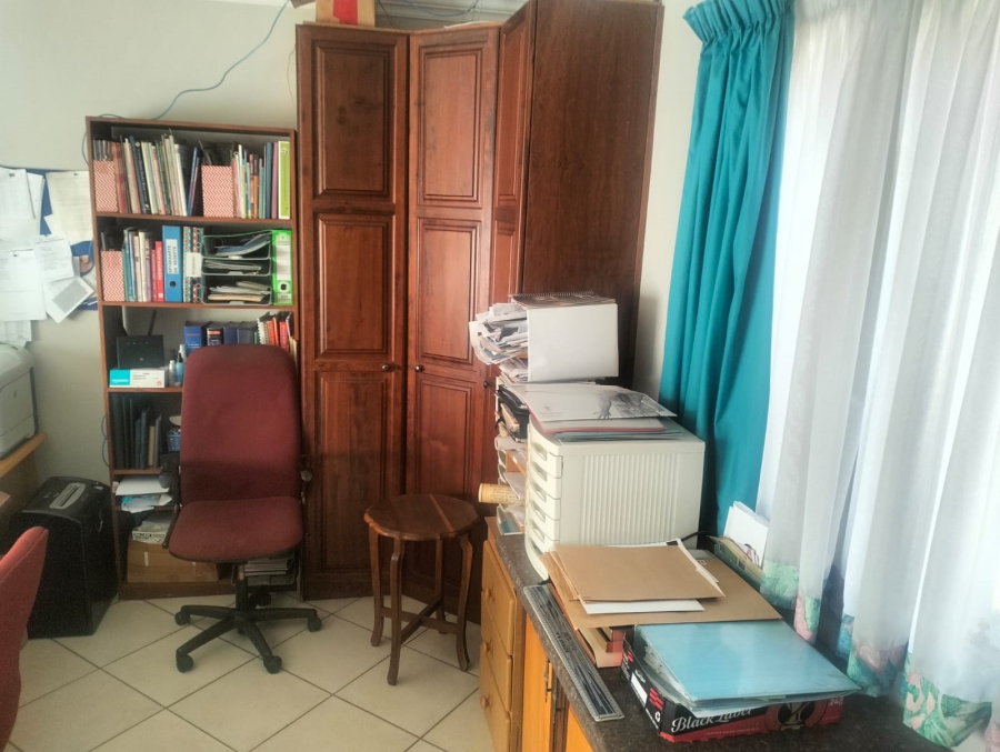 4 Bedroom Property for Sale in Waverley Gauteng