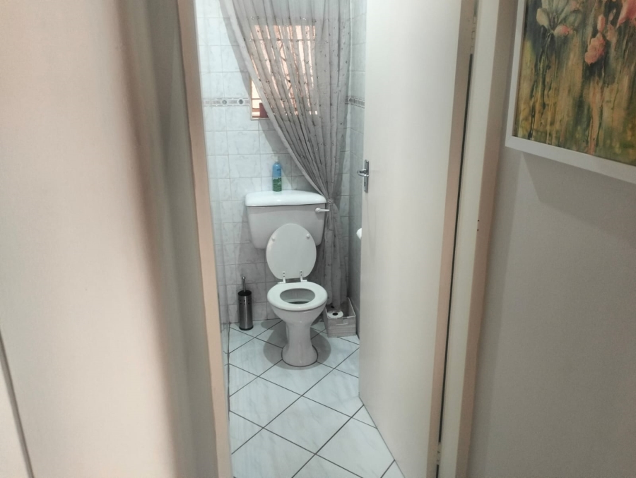 4 Bedroom Property for Sale in Waverley Gauteng