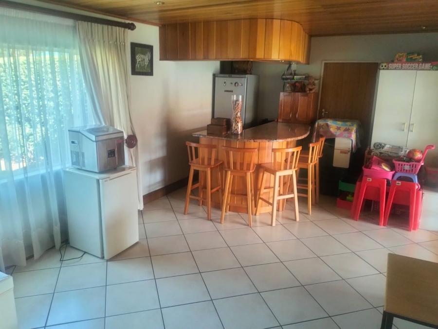 4 Bedroom Property for Sale in Waverley Gauteng