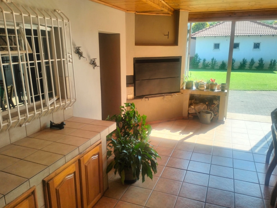 4 Bedroom Property for Sale in Waverley Gauteng