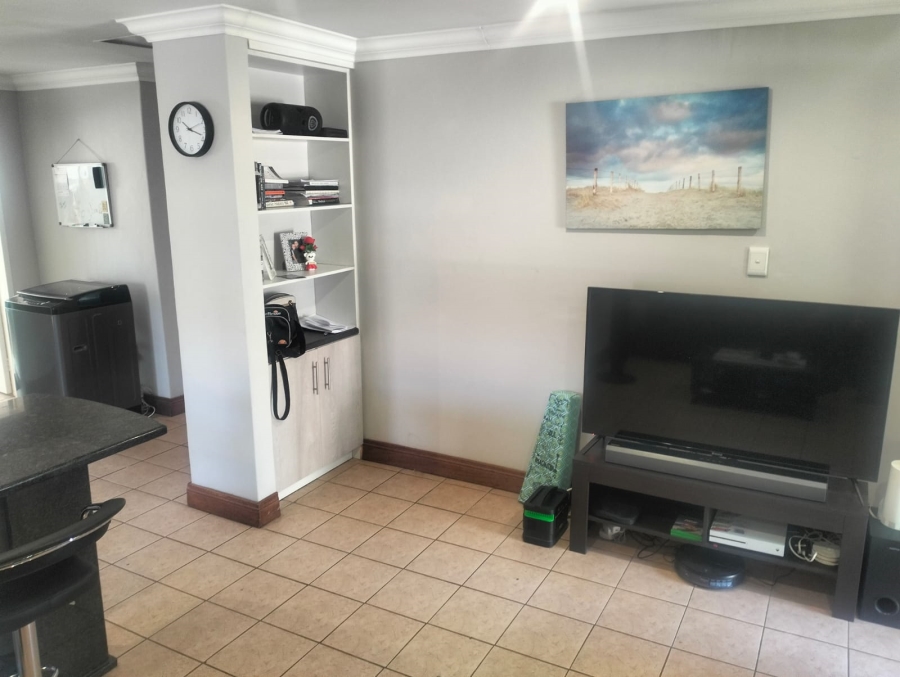 4 Bedroom Property for Sale in Waverley Gauteng