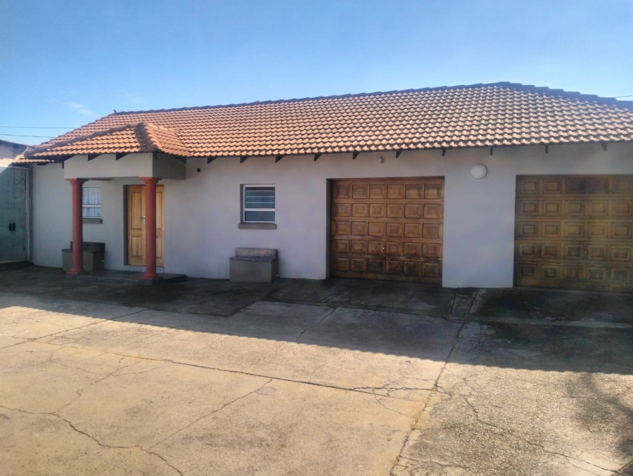 4 Bedroom Property for Sale in Waverley Gauteng