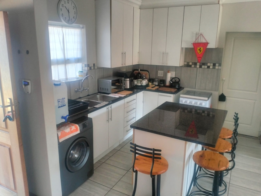4 Bedroom Property for Sale in Waverley Gauteng