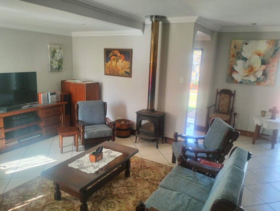 4 Bedroom Property for Sale in Waverley Gauteng