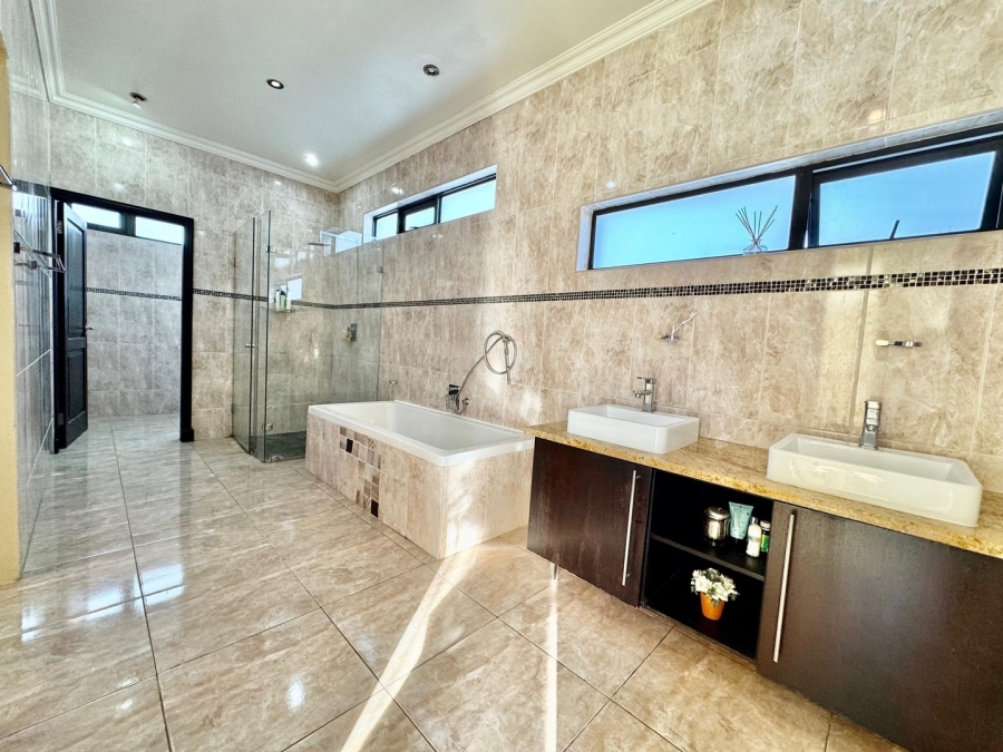 4 Bedroom Property for Sale in Mulbarton Gauteng