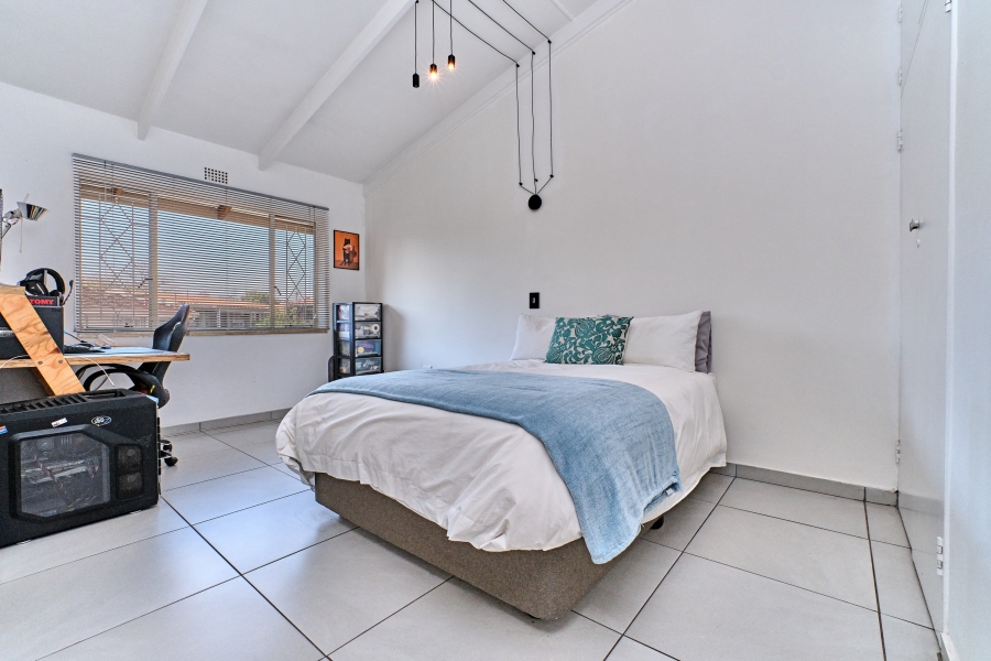 2 Bedroom Property for Sale in Oerderpark Gauteng