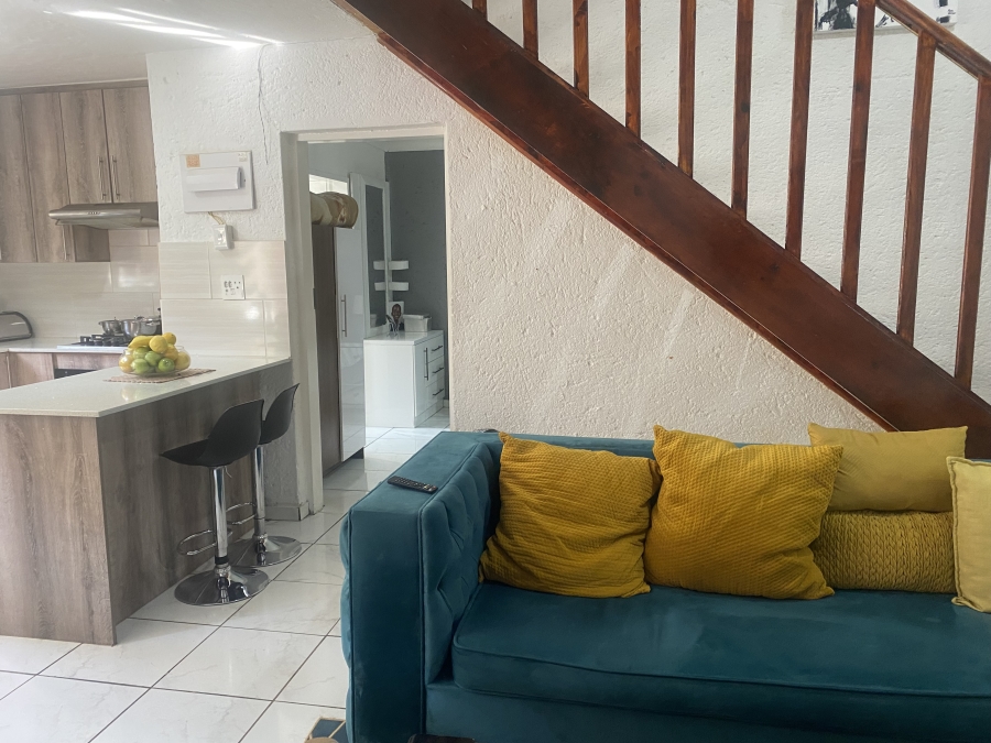 2 Bedroom Property for Sale in Bassonia Gauteng