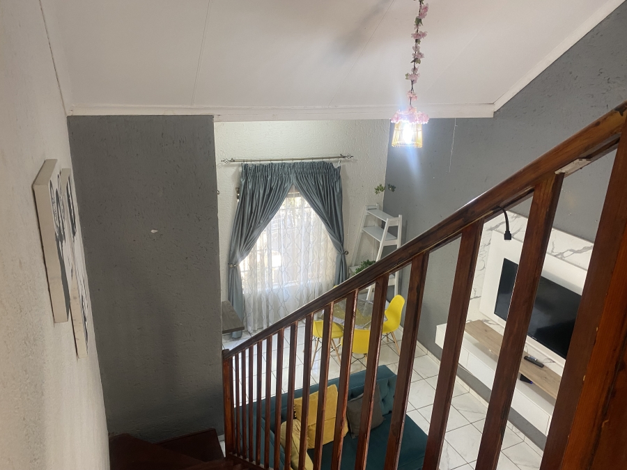 2 Bedroom Property for Sale in Bassonia Gauteng