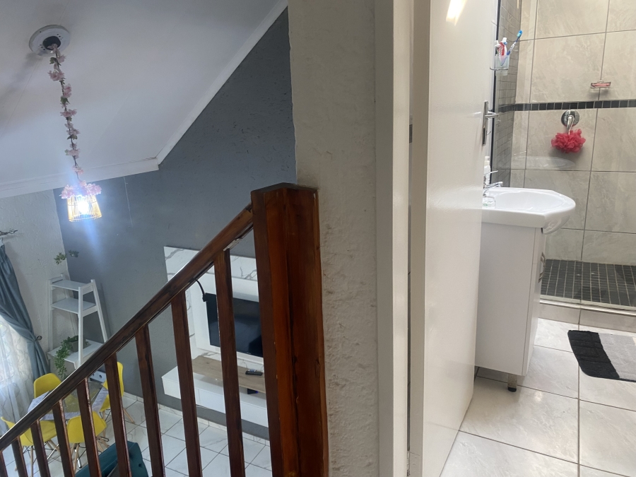 2 Bedroom Property for Sale in Bassonia Gauteng