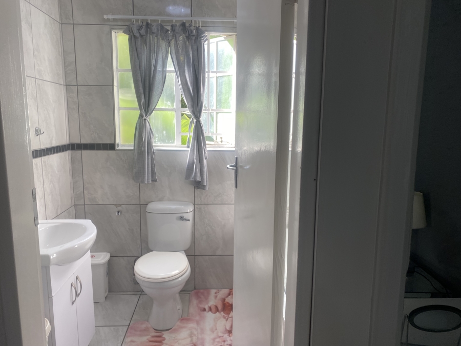 2 Bedroom Property for Sale in Bassonia Gauteng