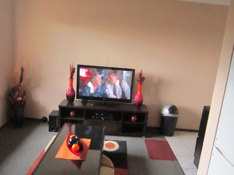 2 Bedroom Property for Sale in Glen Marais Gauteng