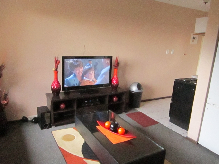 2 Bedroom Property for Sale in Glen Marais Gauteng