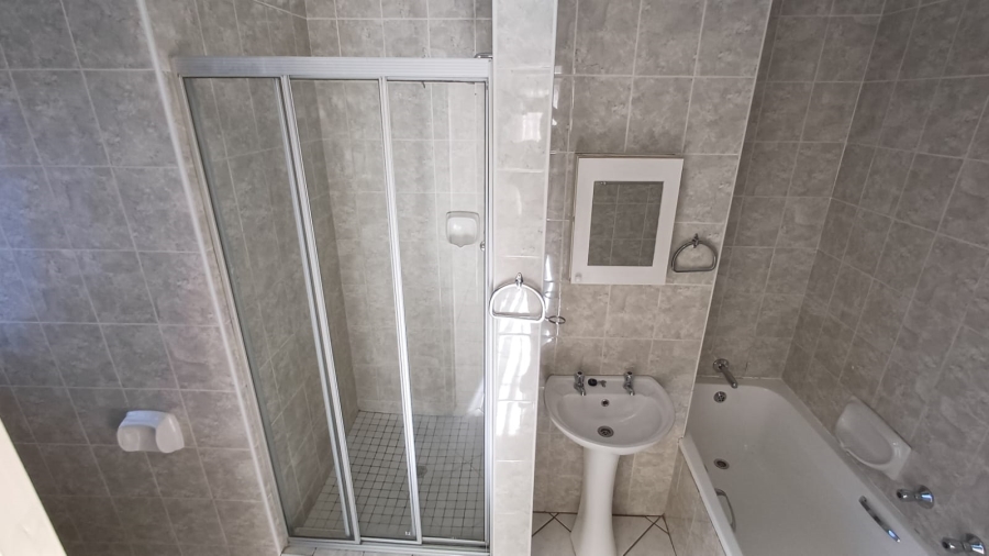 To Let 3 Bedroom Property for Rent in Florentia Gauteng