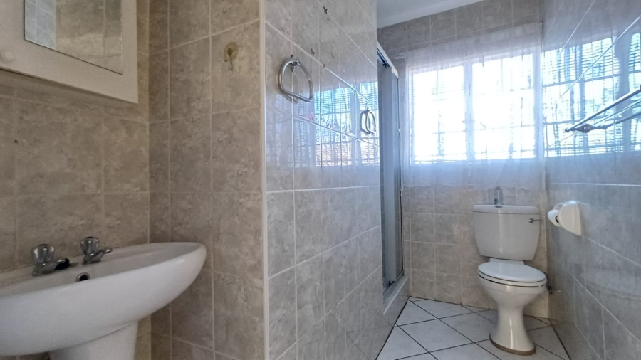 To Let 3 Bedroom Property for Rent in Florentia Gauteng