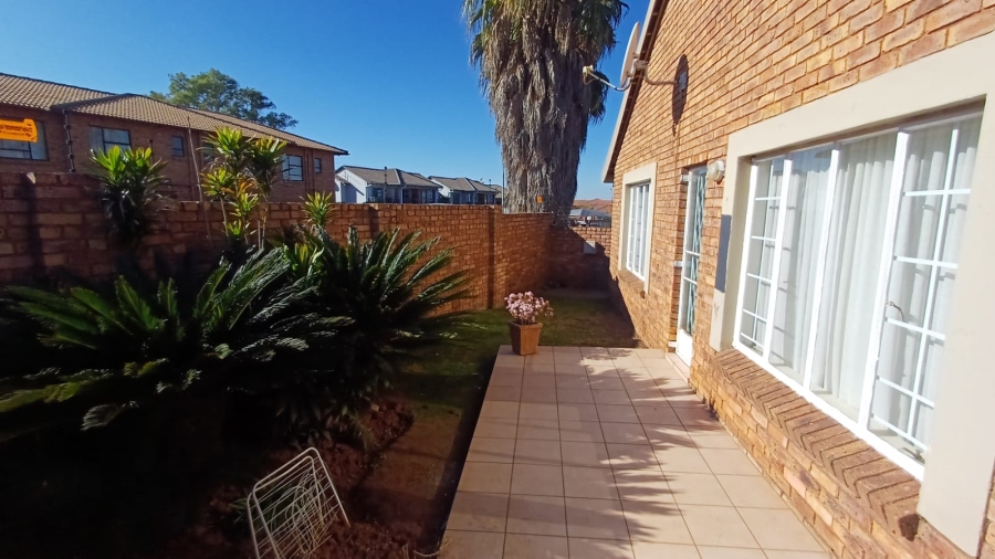 To Let 3 Bedroom Property for Rent in Florentia Gauteng