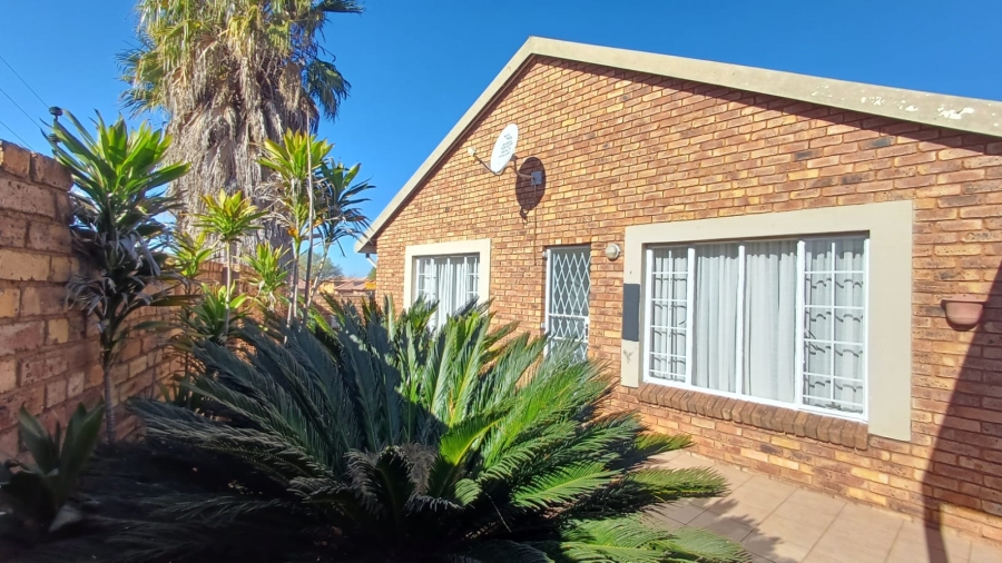 To Let 3 Bedroom Property for Rent in Florentia Gauteng