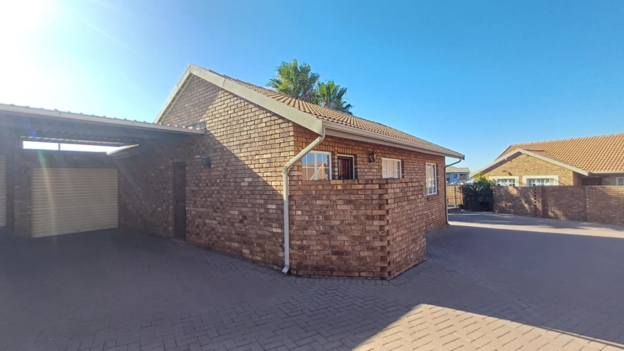 To Let 3 Bedroom Property for Rent in Florentia Gauteng