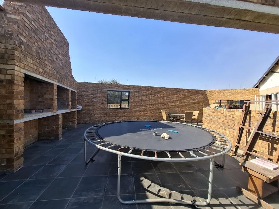 3 Bedroom Property for Sale in Dal Fouche Gauteng