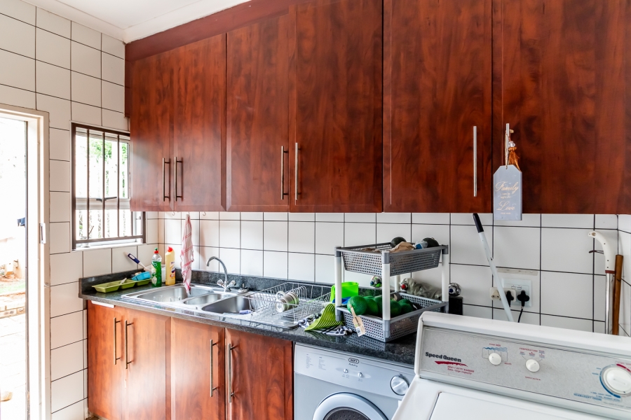 4 Bedroom Property for Sale in Waverley Gauteng