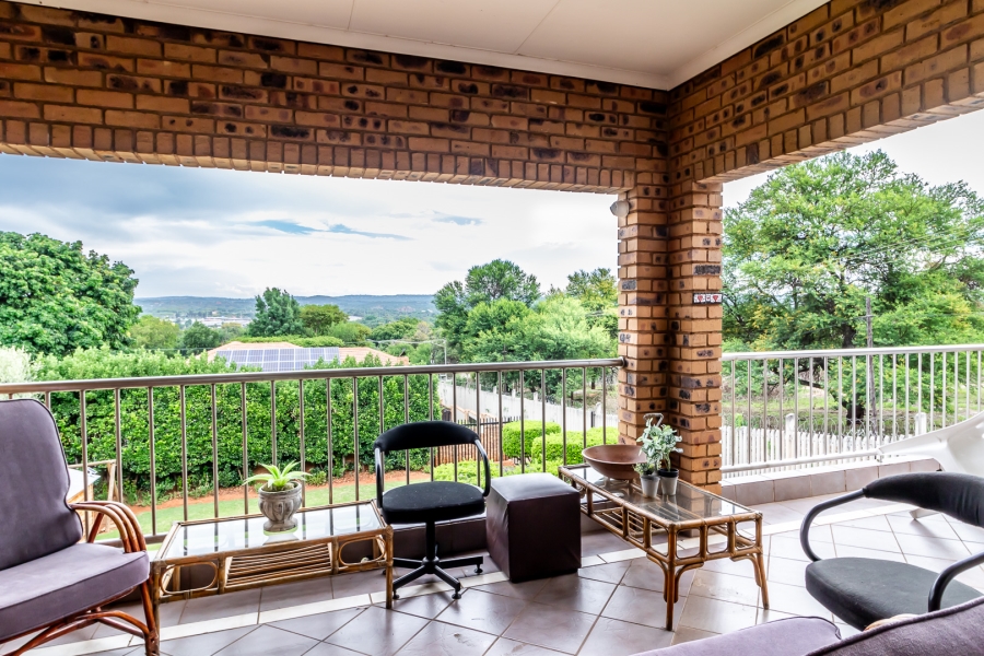 4 Bedroom Property for Sale in Waverley Gauteng