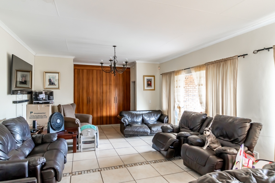 4 Bedroom Property for Sale in Waverley Gauteng
