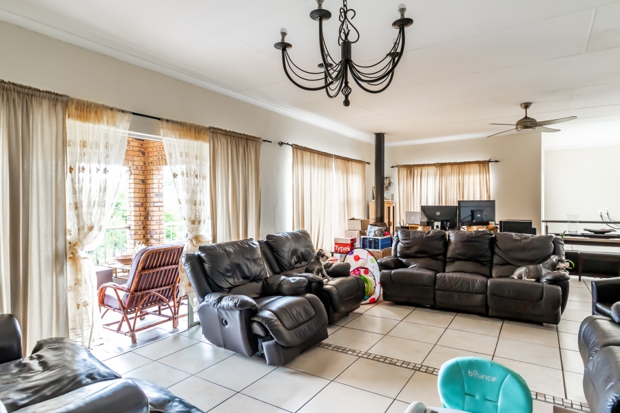4 Bedroom Property for Sale in Waverley Gauteng