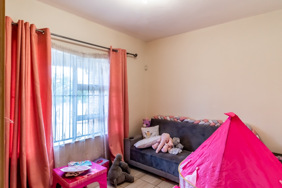 4 Bedroom Property for Sale in Waverley Gauteng