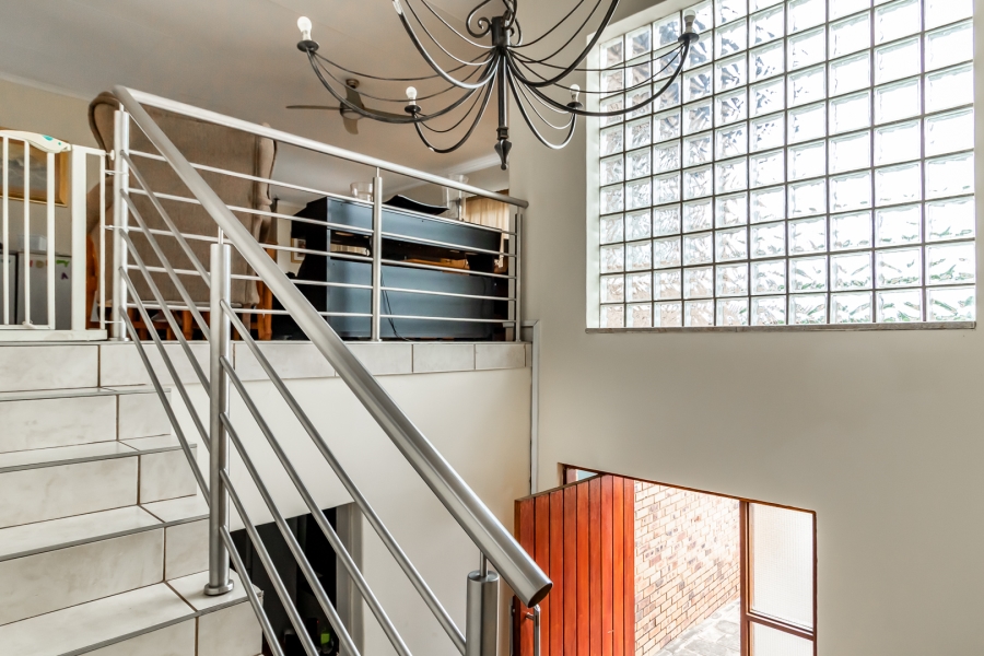 4 Bedroom Property for Sale in Waverley Gauteng