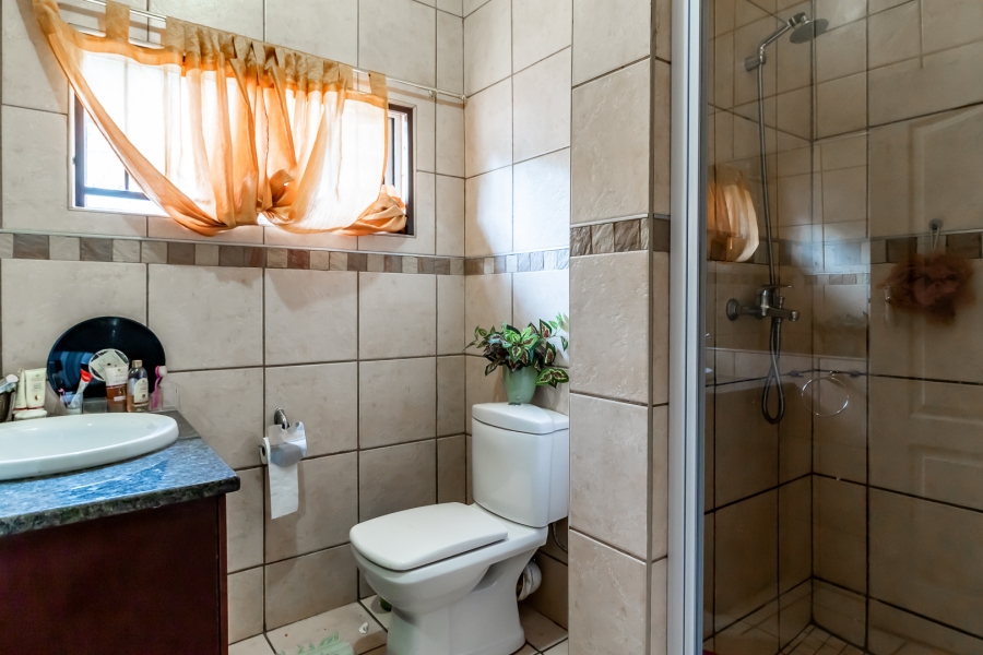 4 Bedroom Property for Sale in Waverley Gauteng
