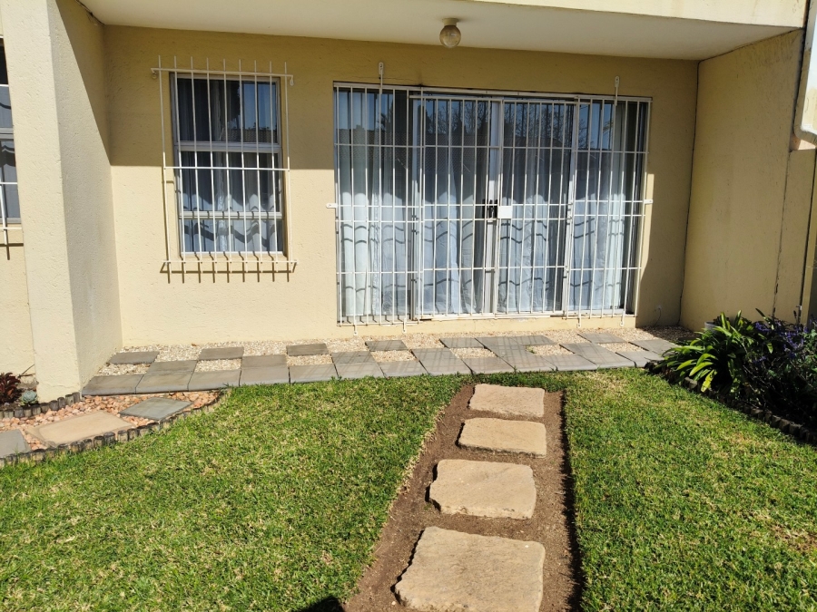 2 Bedroom Property for Sale in Benmore Gardens Gauteng