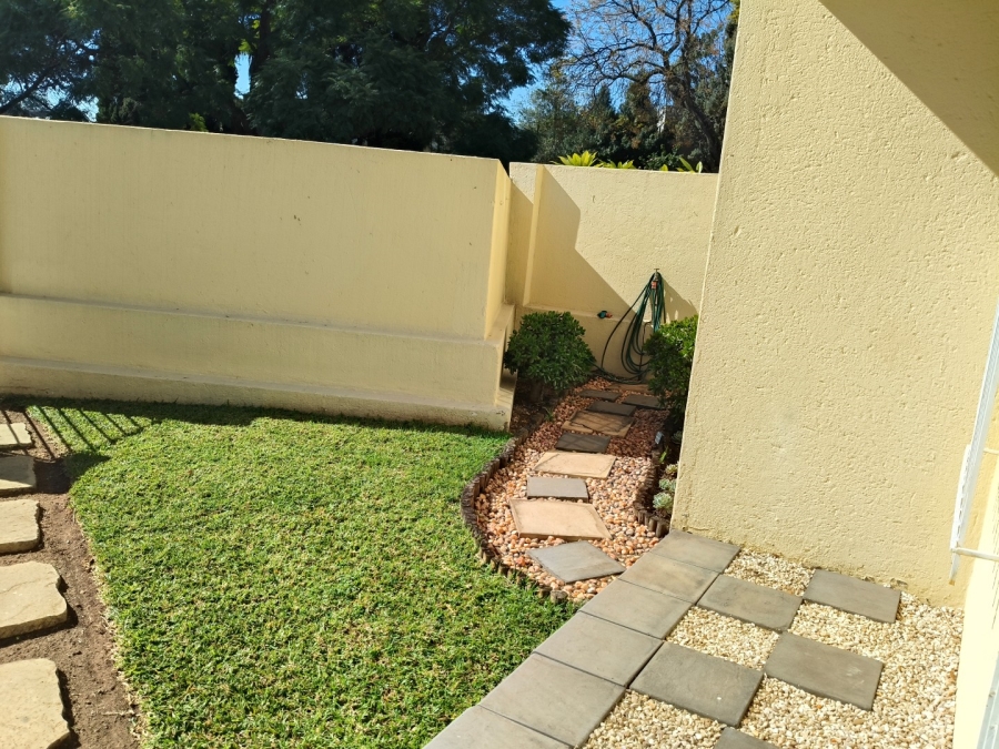 2 Bedroom Property for Sale in Benmore Gardens Gauteng