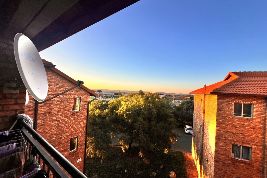 1 Bedroom Property for Sale in Wapadrand Gauteng