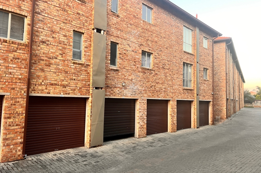 1 Bedroom Property for Sale in Wapadrand Gauteng