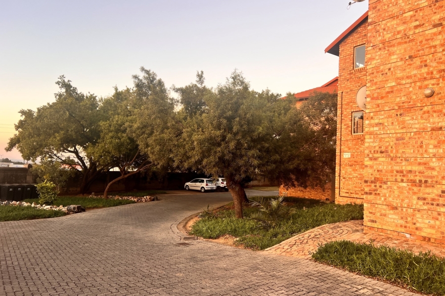 1 Bedroom Property for Sale in Wapadrand Gauteng