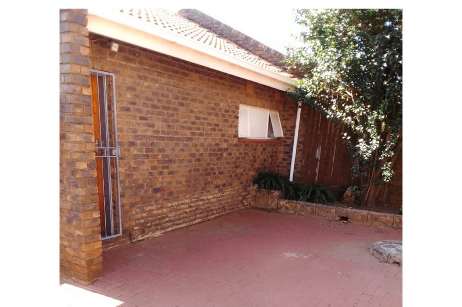 To Let 3 Bedroom Property for Rent in Birchleigh North Gauteng