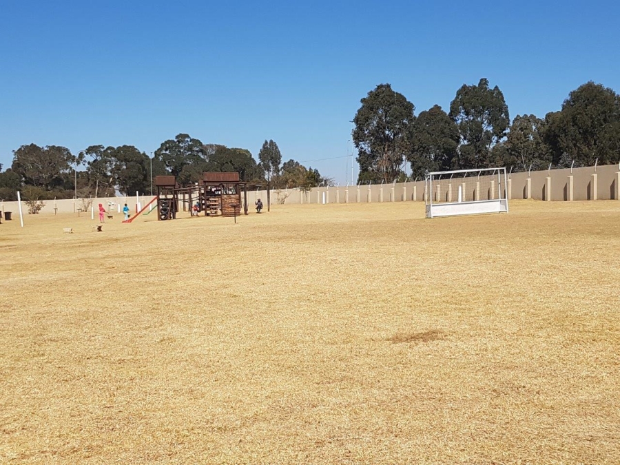 To Let 2 Bedroom Property for Rent in Ormonde Gauteng