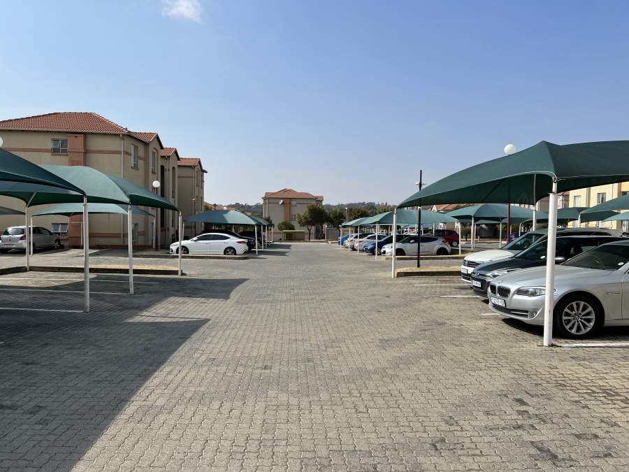 To Let 2 Bedroom Property for Rent in Ormonde Gauteng