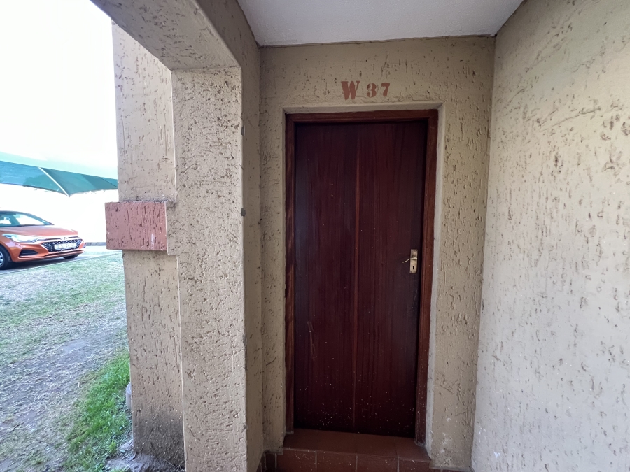 To Let 2 Bedroom Property for Rent in Ormonde Gauteng
