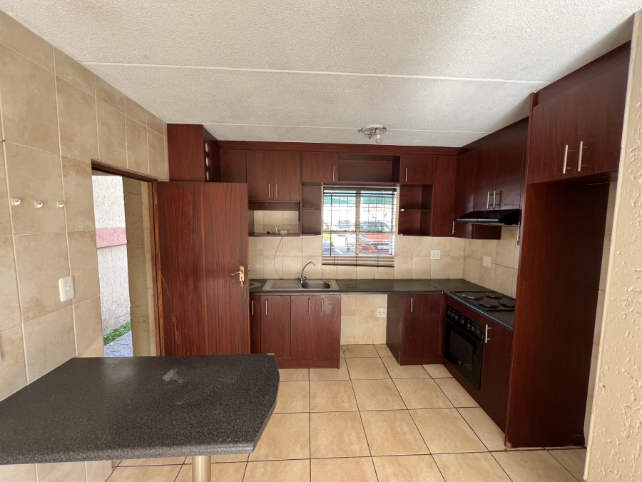 To Let 2 Bedroom Property for Rent in Ormonde Gauteng