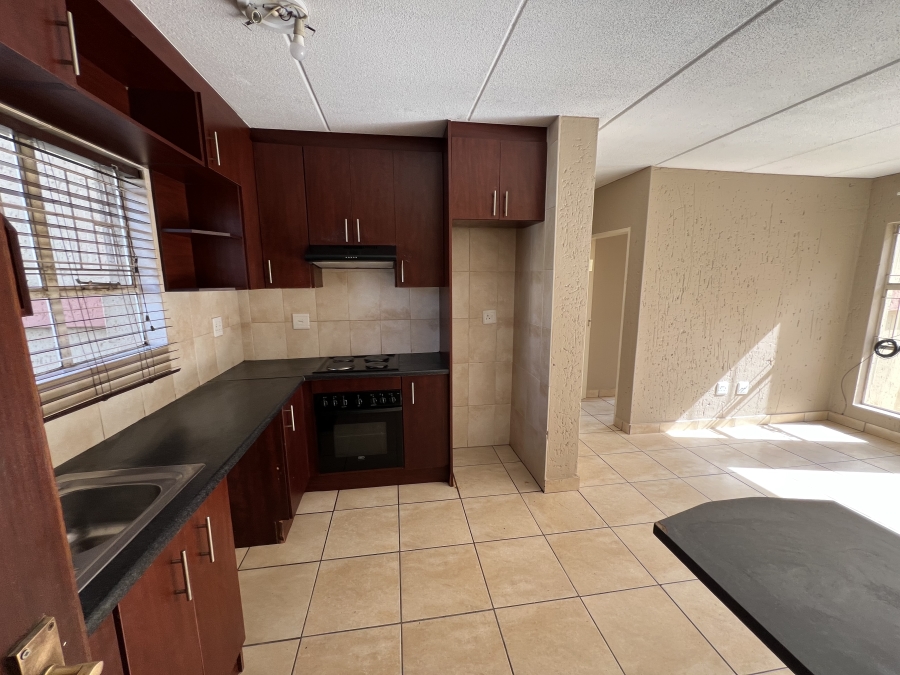 To Let 2 Bedroom Property for Rent in Ormonde Gauteng