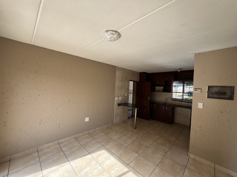 To Let 2 Bedroom Property for Rent in Ormonde Gauteng