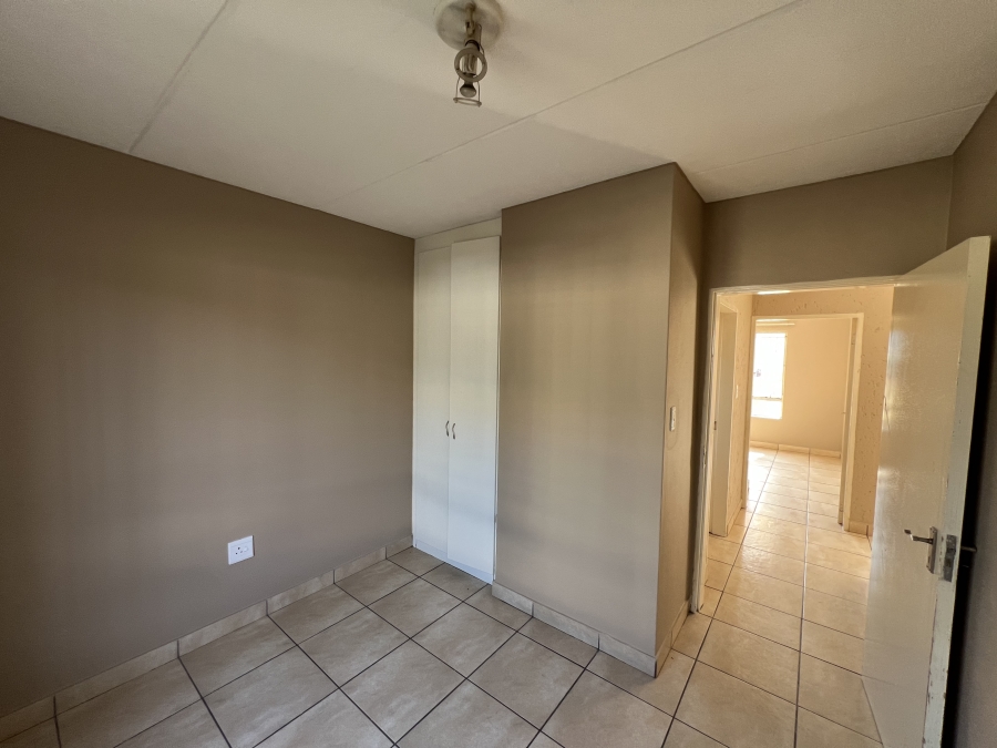 To Let 2 Bedroom Property for Rent in Ormonde Gauteng