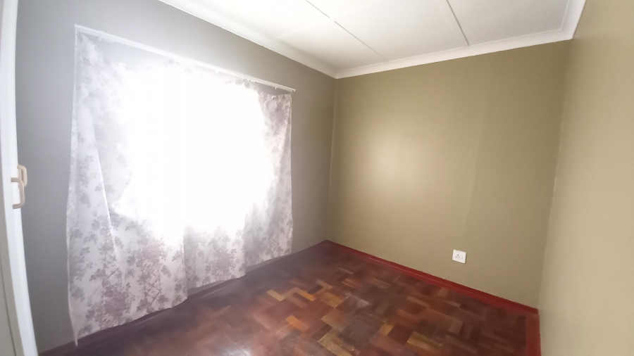 To Let 2 Bedroom Property for Rent in South Hills Gauteng